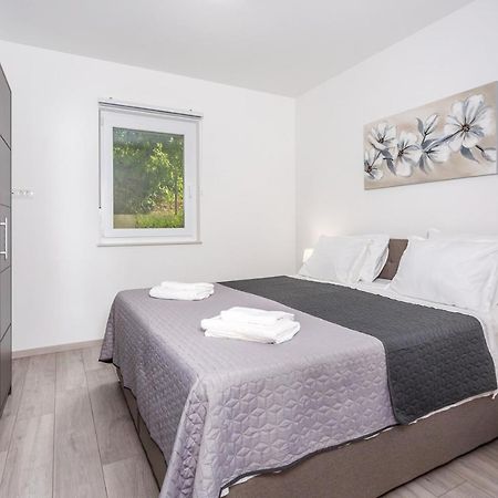 Kvarner Bay 4* - Apartments 1 & 3 Рийека Екстериор снимка
