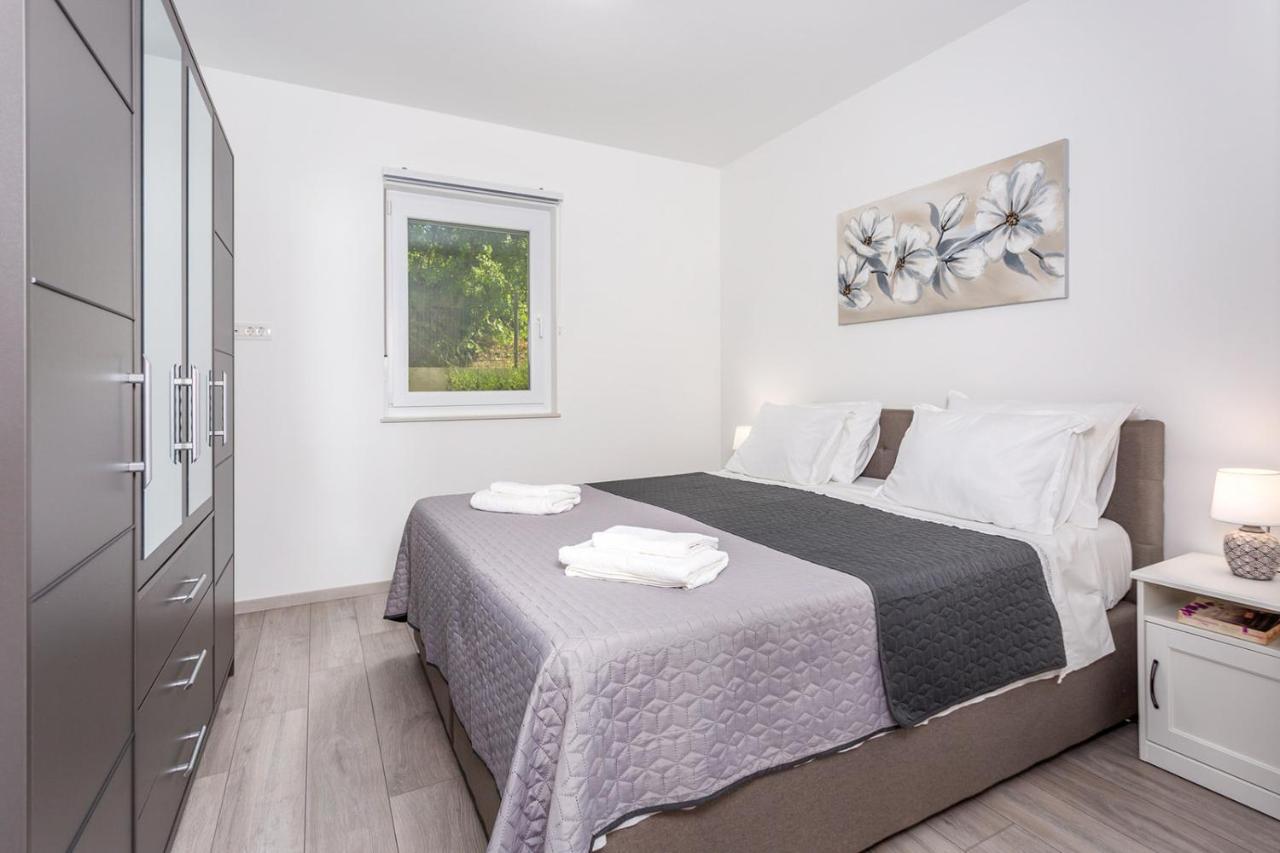 Kvarner Bay 4* - Apartments 1 & 3 Рийека Екстериор снимка