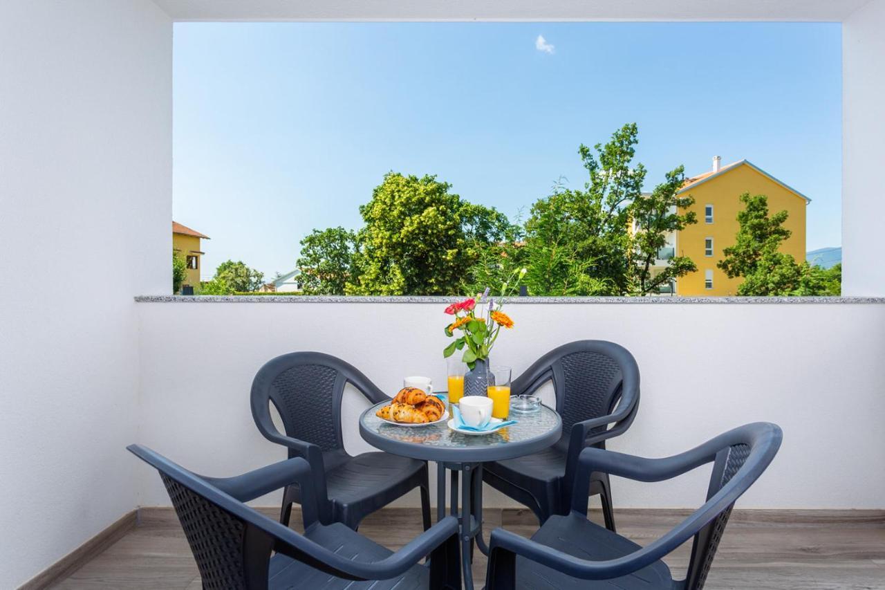 Kvarner Bay 4* - Apartments 1 & 3 Рийека Екстериор снимка