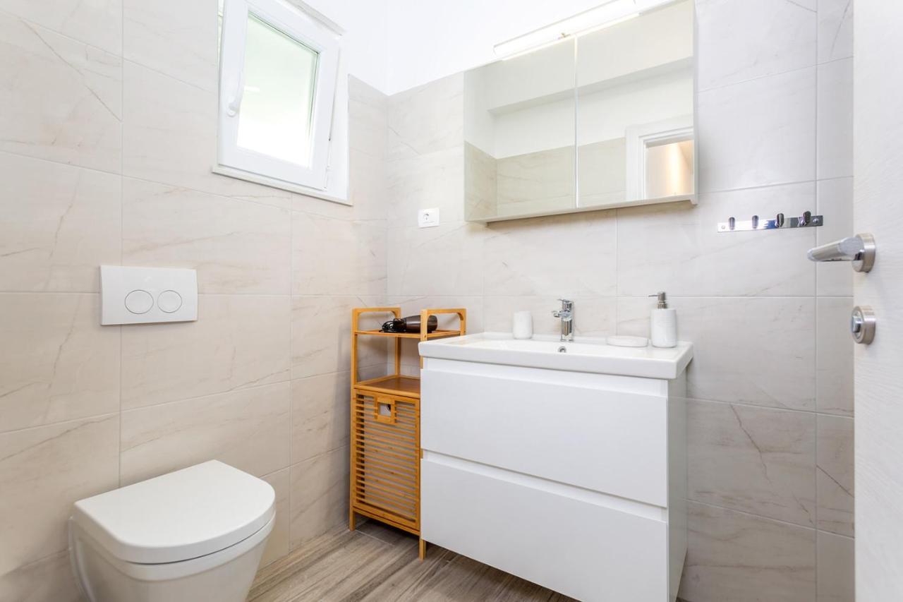 Kvarner Bay 4* - Apartments 1 & 3 Рийека Екстериор снимка