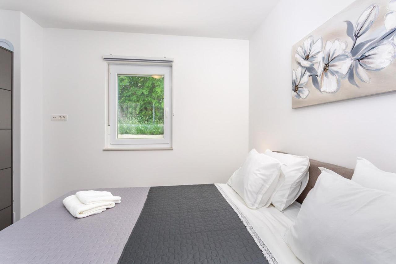 Kvarner Bay 4* - Apartments 1 & 3 Рийека Екстериор снимка
