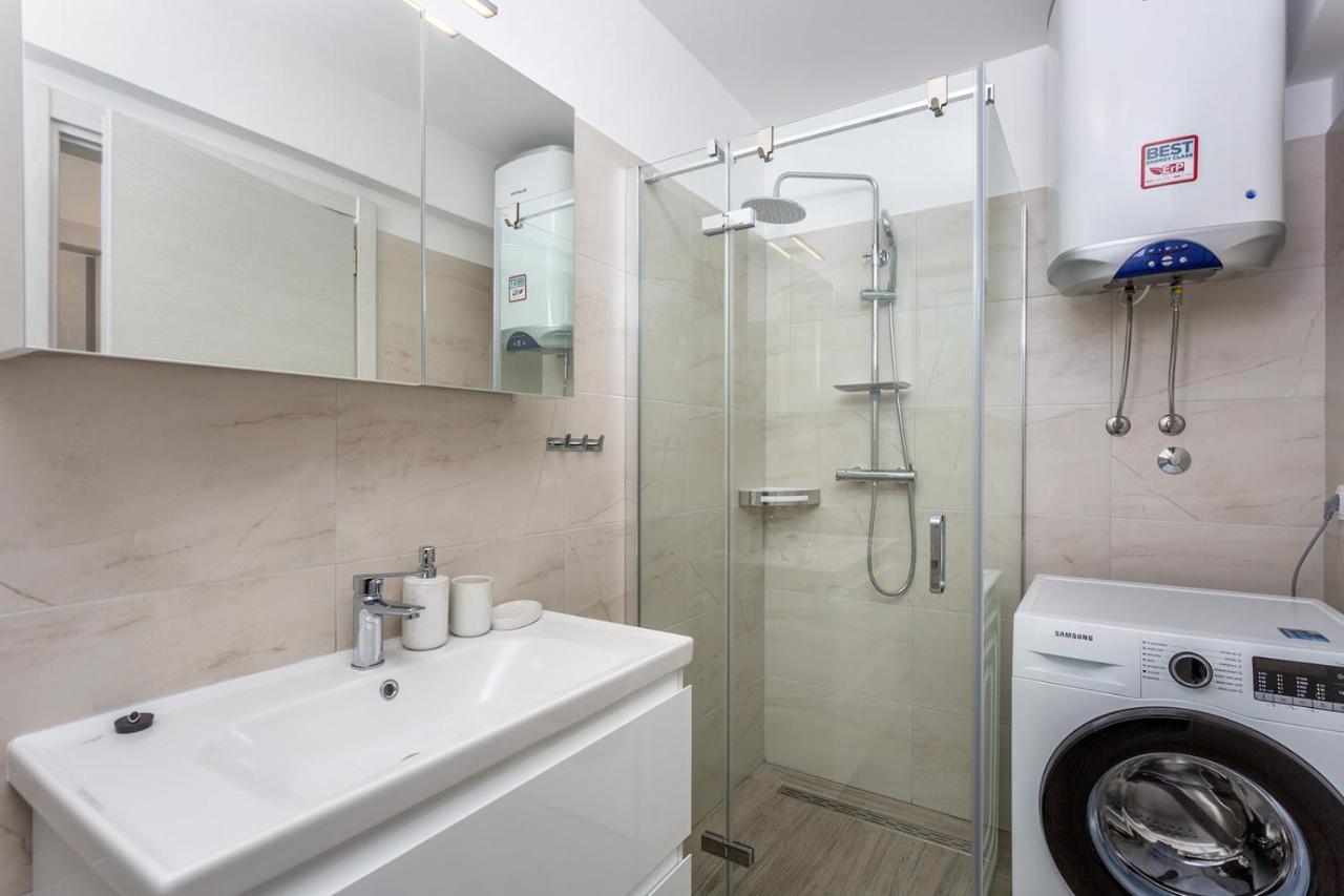 Kvarner Bay 4* - Apartments 1 & 3 Рийека Екстериор снимка