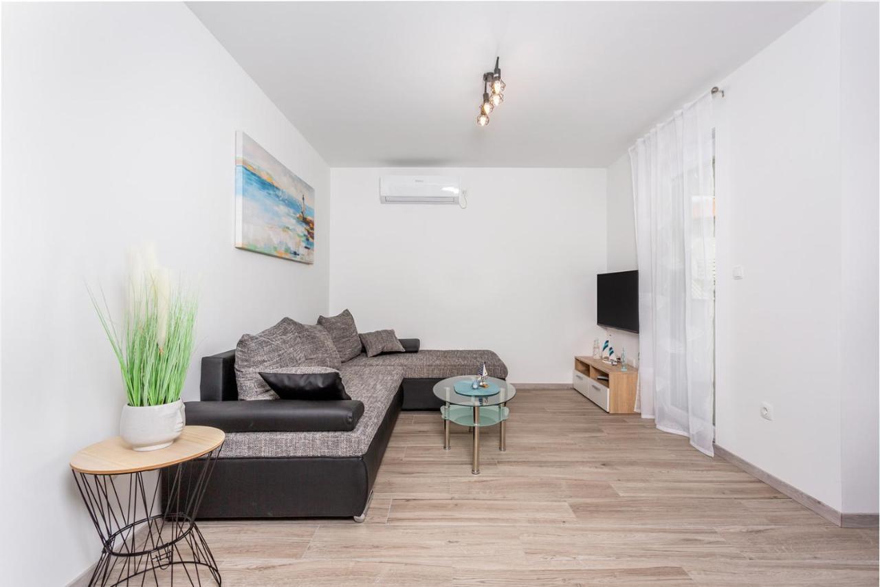 Kvarner Bay 4* - Apartments 1 & 3 Рийека Екстериор снимка