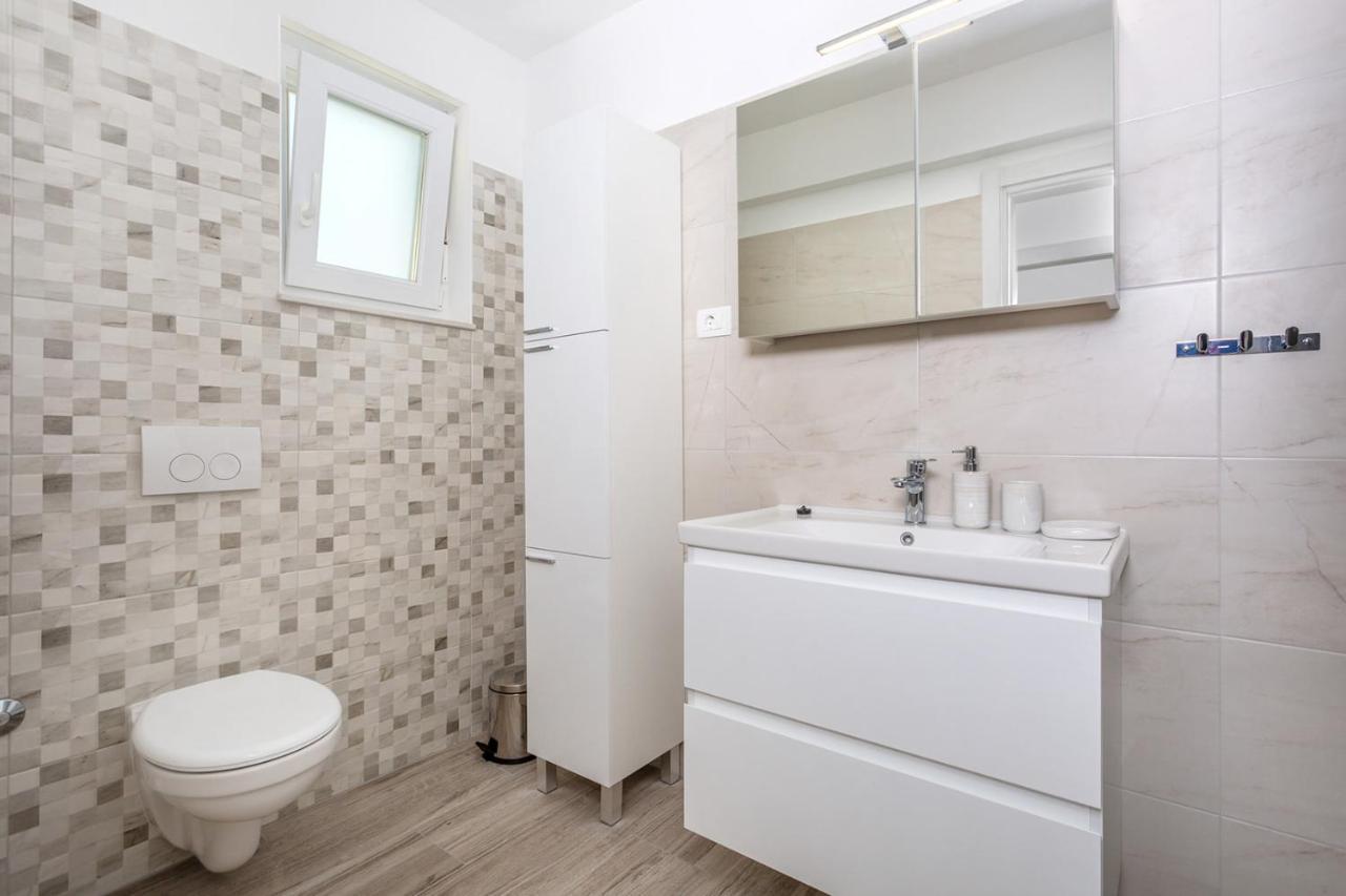 Kvarner Bay 4* - Apartments 1 & 3 Рийека Екстериор снимка