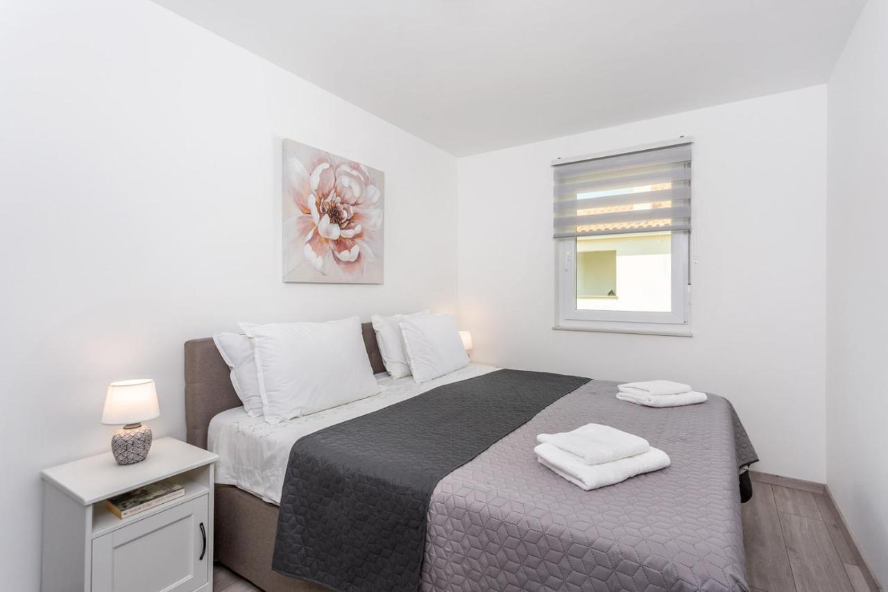 Kvarner Bay 4* - Apartments 1 & 3 Рийека Екстериор снимка