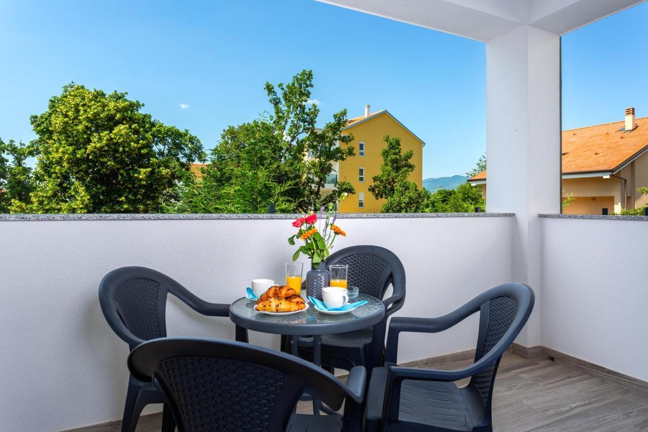 Kvarner Bay 4* - Apartments 1 & 3 Рийека Екстериор снимка