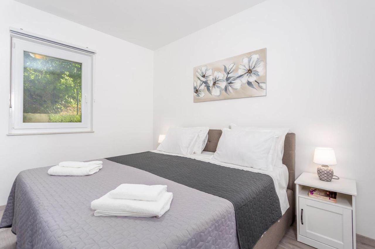 Kvarner Bay 4* - Apartments 1 & 3 Рийека Екстериор снимка