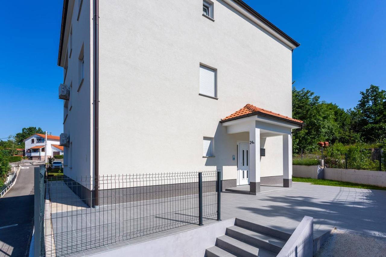 Kvarner Bay 4* - Apartments 1 & 3 Рийека Екстериор снимка
