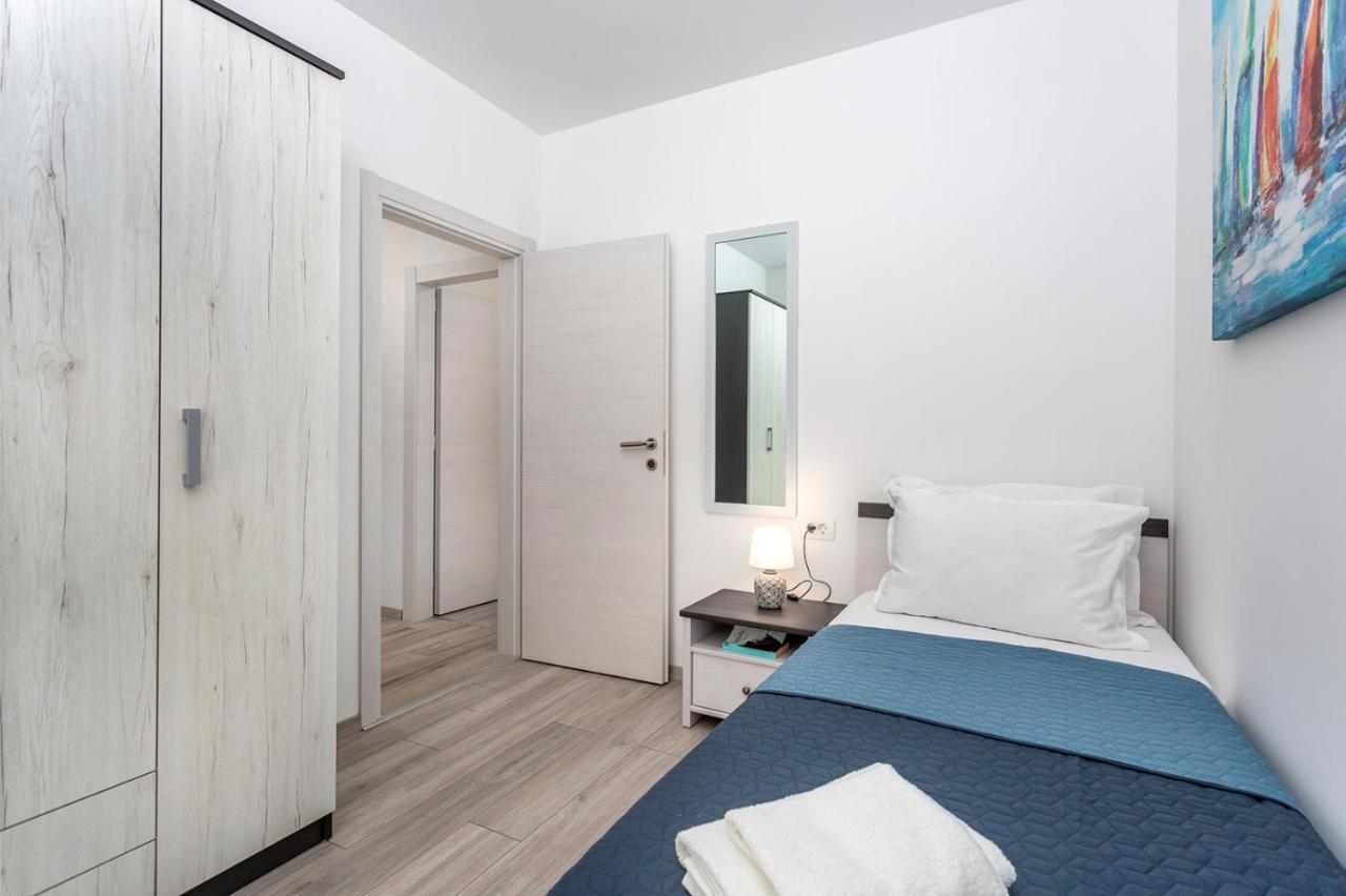 Kvarner Bay 4* - Apartments 1 & 3 Рийека Екстериор снимка