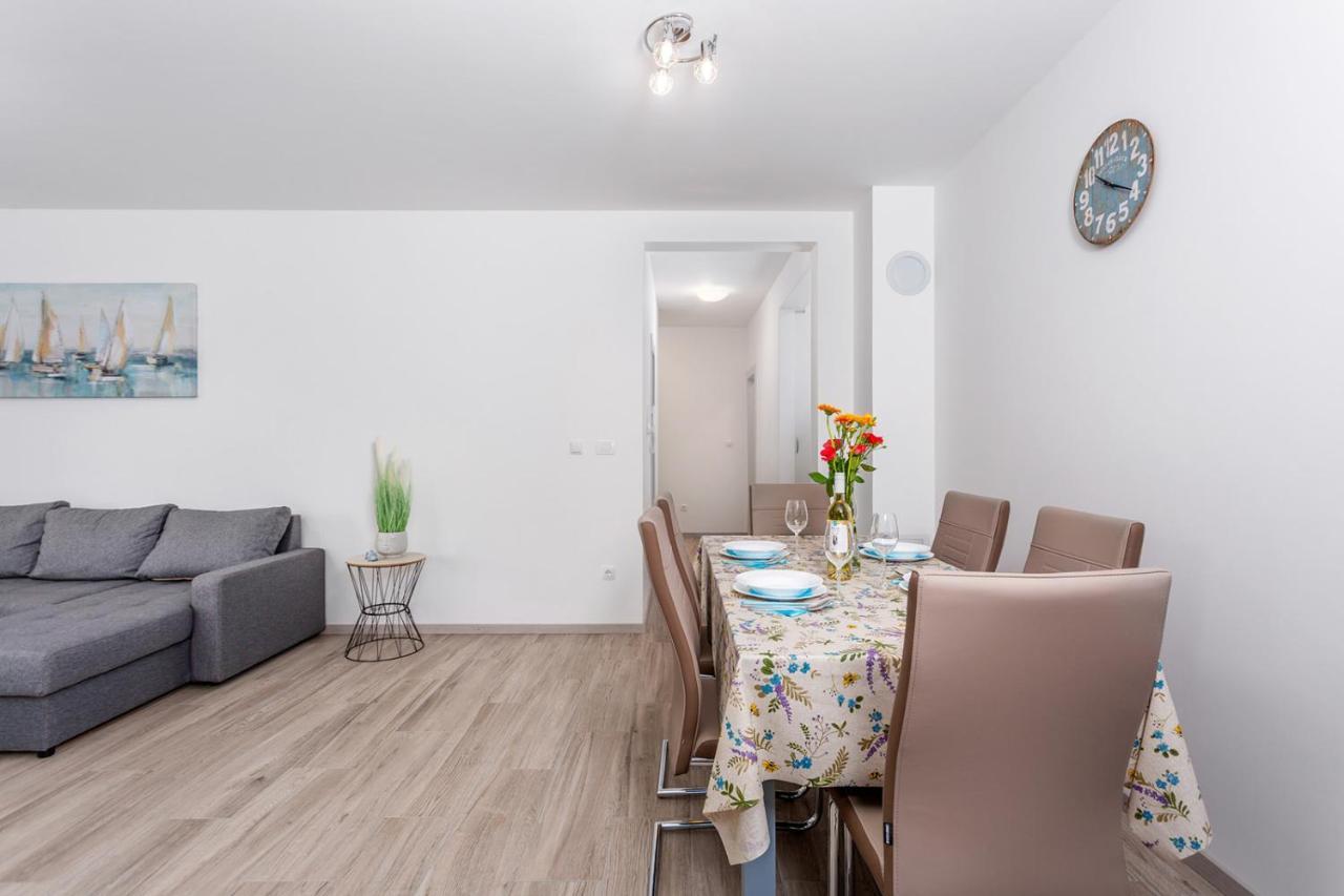 Kvarner Bay 4* - Apartments 1 & 3 Рийека Екстериор снимка