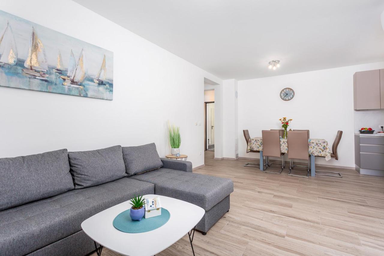 Kvarner Bay 4* - Apartments 1 & 3 Рийека Екстериор снимка