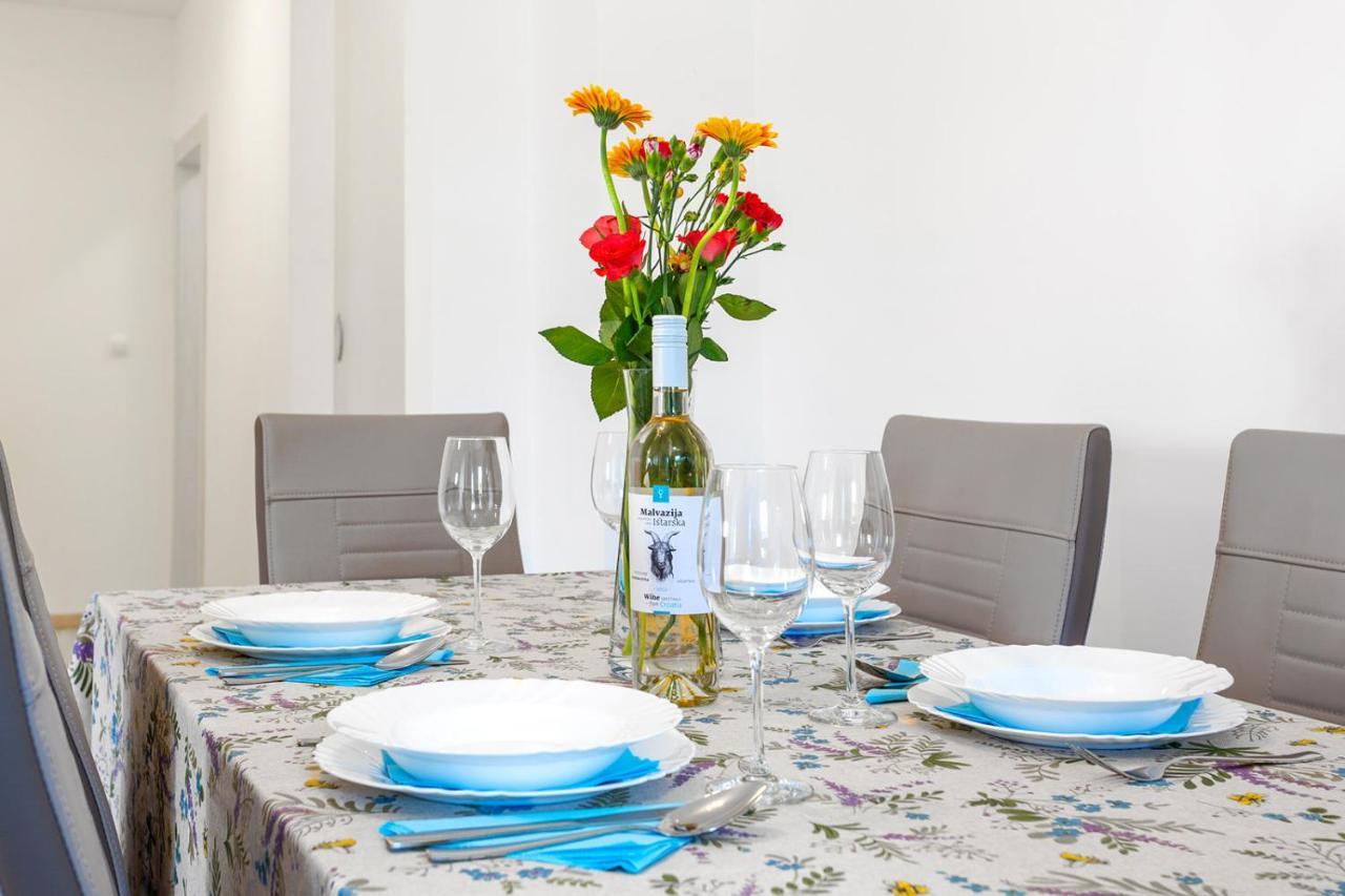 Kvarner Bay 4* - Apartments 1 & 3 Рийека Екстериор снимка